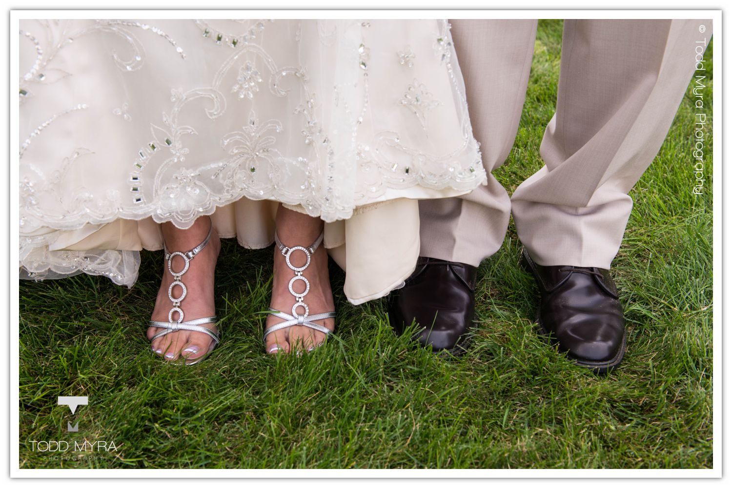 Philip-Cindy-St. Cloud-Wedding-Photography-Geyer-backyard-wedding-tent (17)