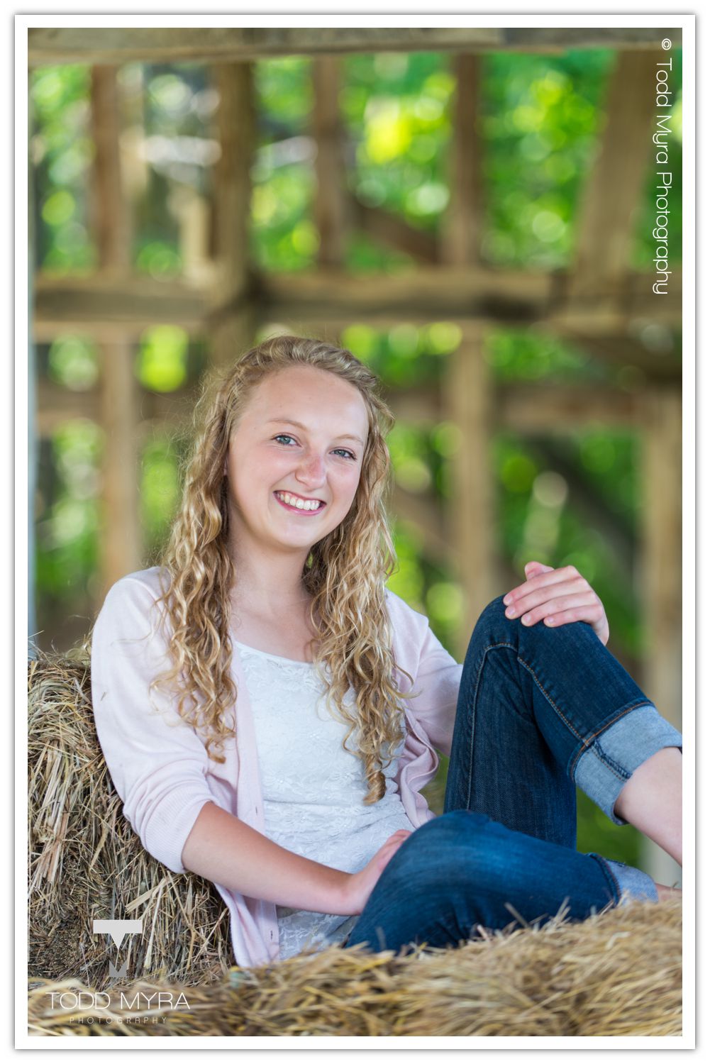 Jocelyn St. Cloud senior pictures rain truck (11 of 21)