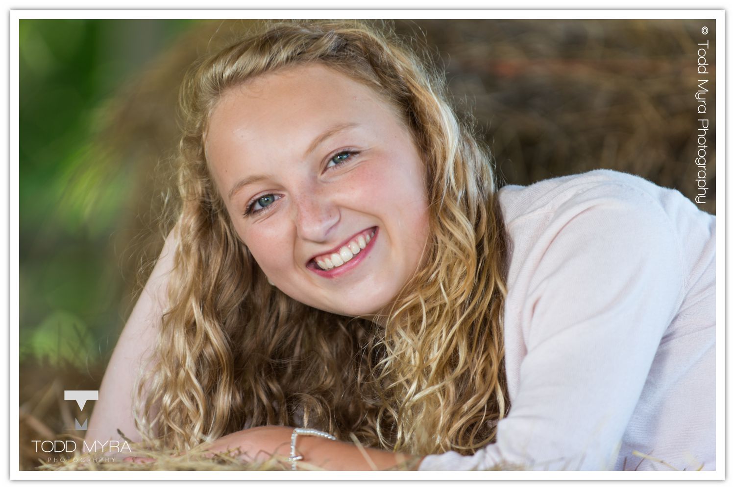 Jocelyn St. Cloud senior pictures rain truck (14 of 21)