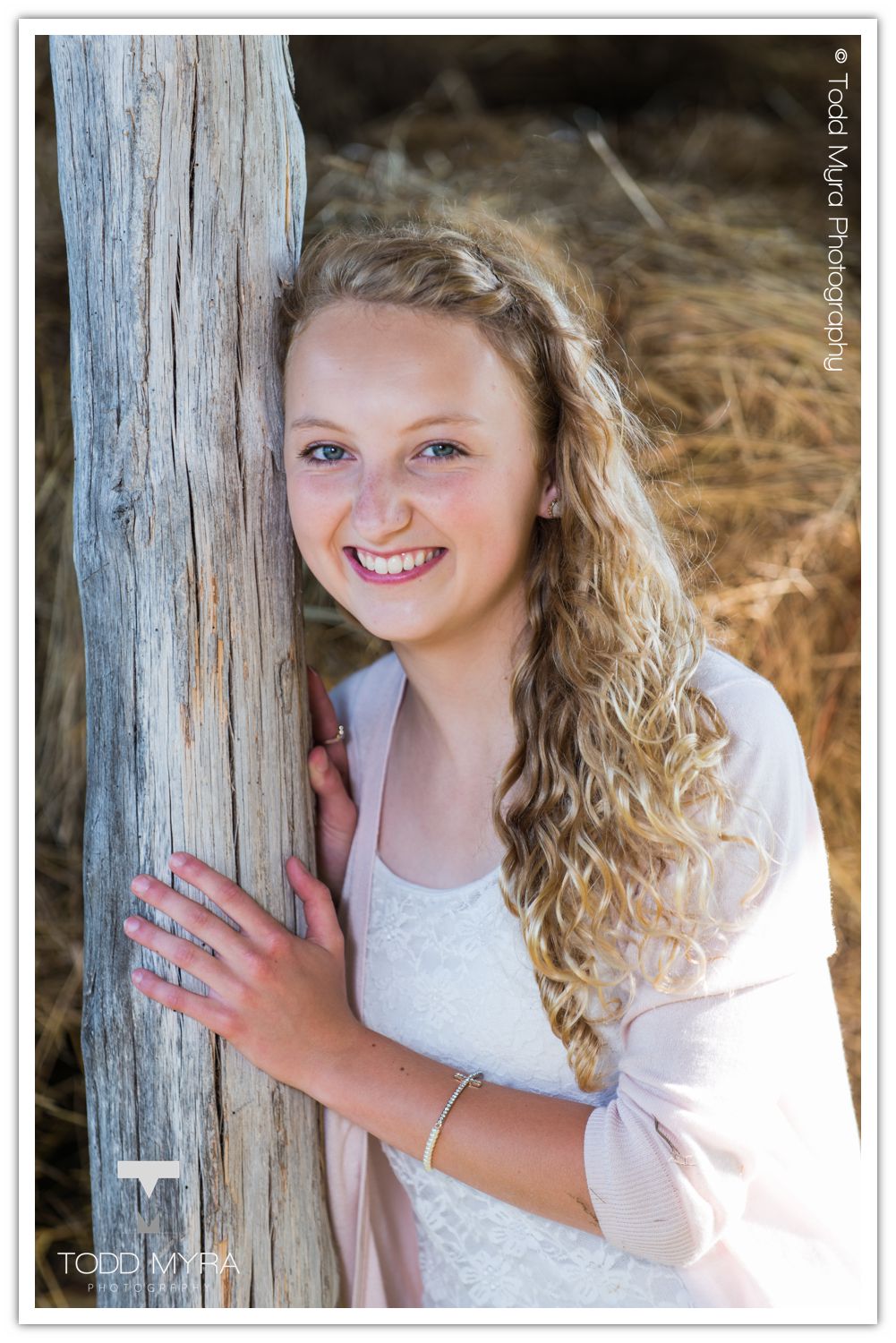 Jocelyn St. Cloud senior pictures rain truck (15 of 21)
