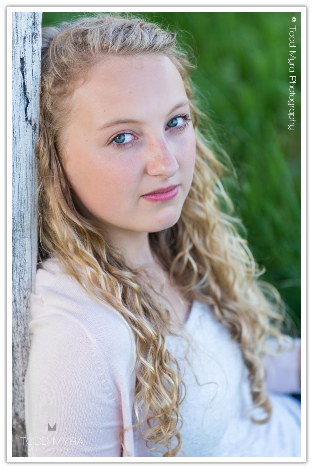 Jocelyn St. Cloud senior pictures rain truck (18 of 21)