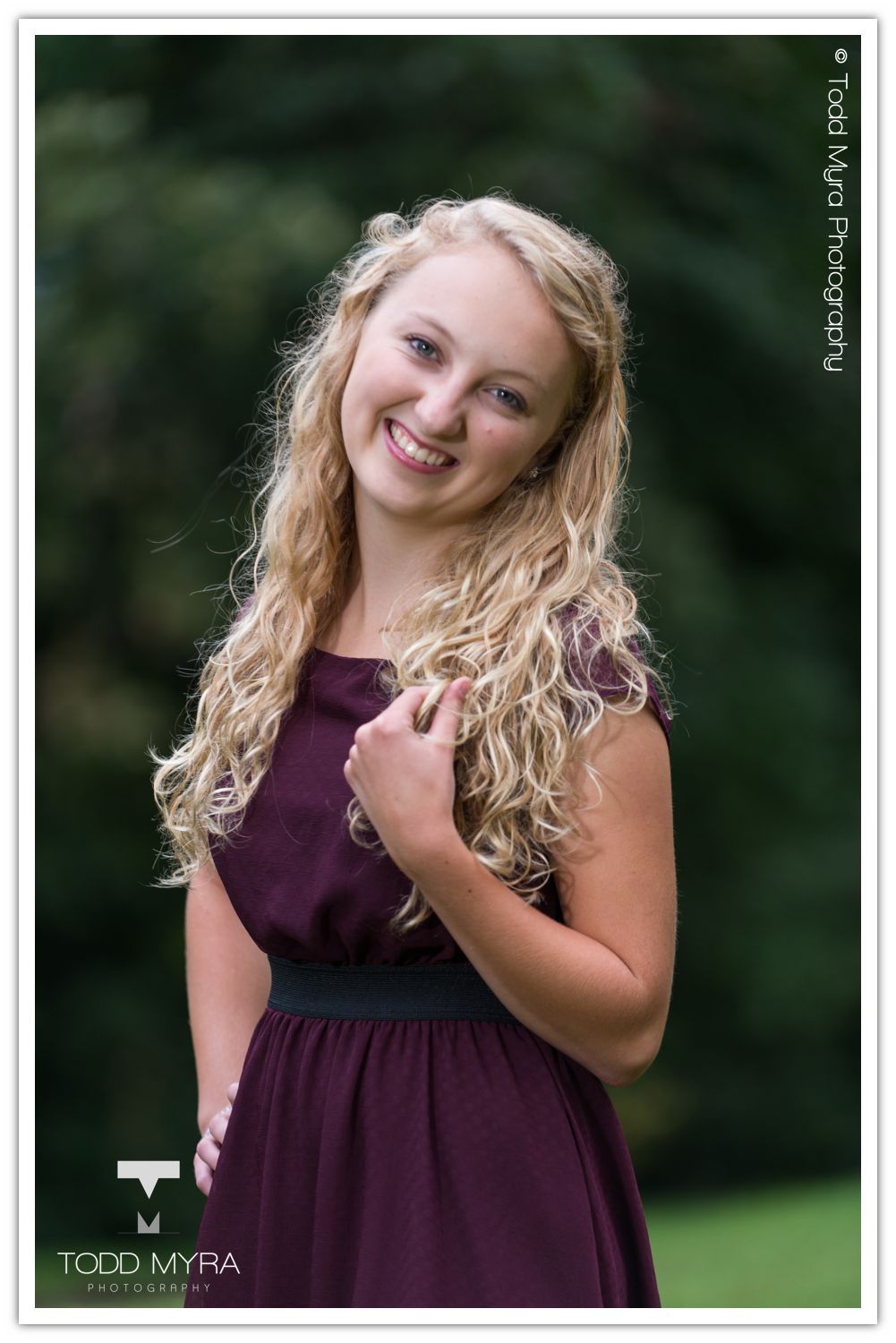 Jocelyn St. Cloud senior pictures rain truck (5 of 21)