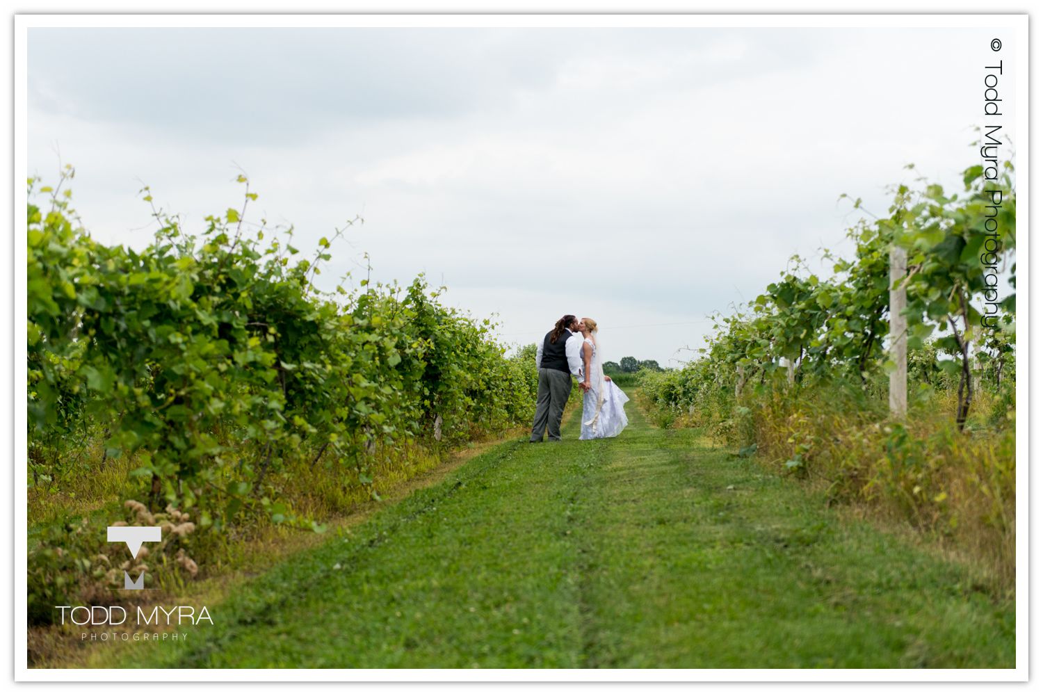 IOWA-football-wedding-dredlocks-photography-st coud (16)
