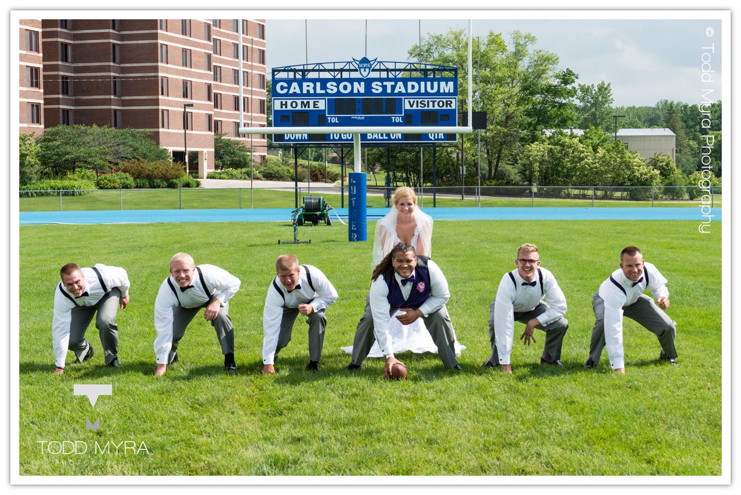 IOWA-football-wedding-dredlocks-photography-st coud (9)