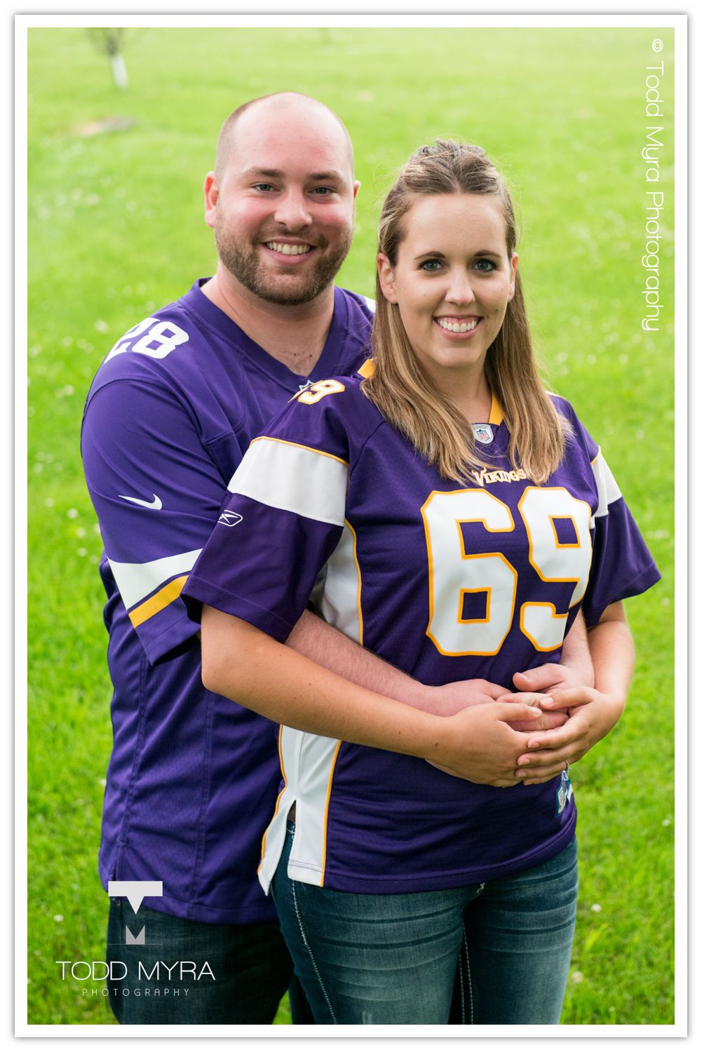 Engagement-Couple-Rum-River Barn-andVineyard-Dog-save-the-date-rainbow (10)