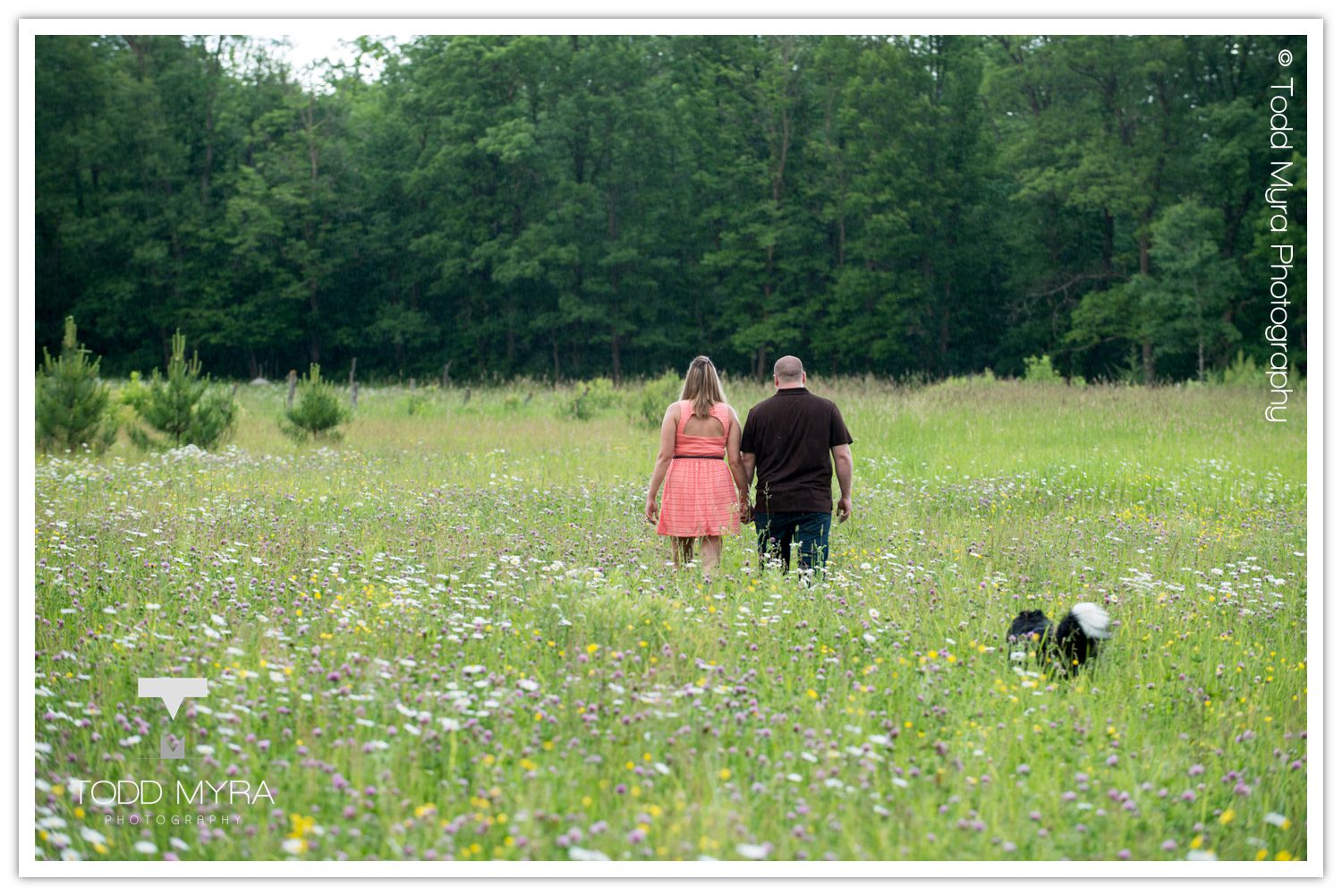 Engagement-Couple-Rum-River Barn-andVineyard-Dog-save-the-date-rainbow (4)