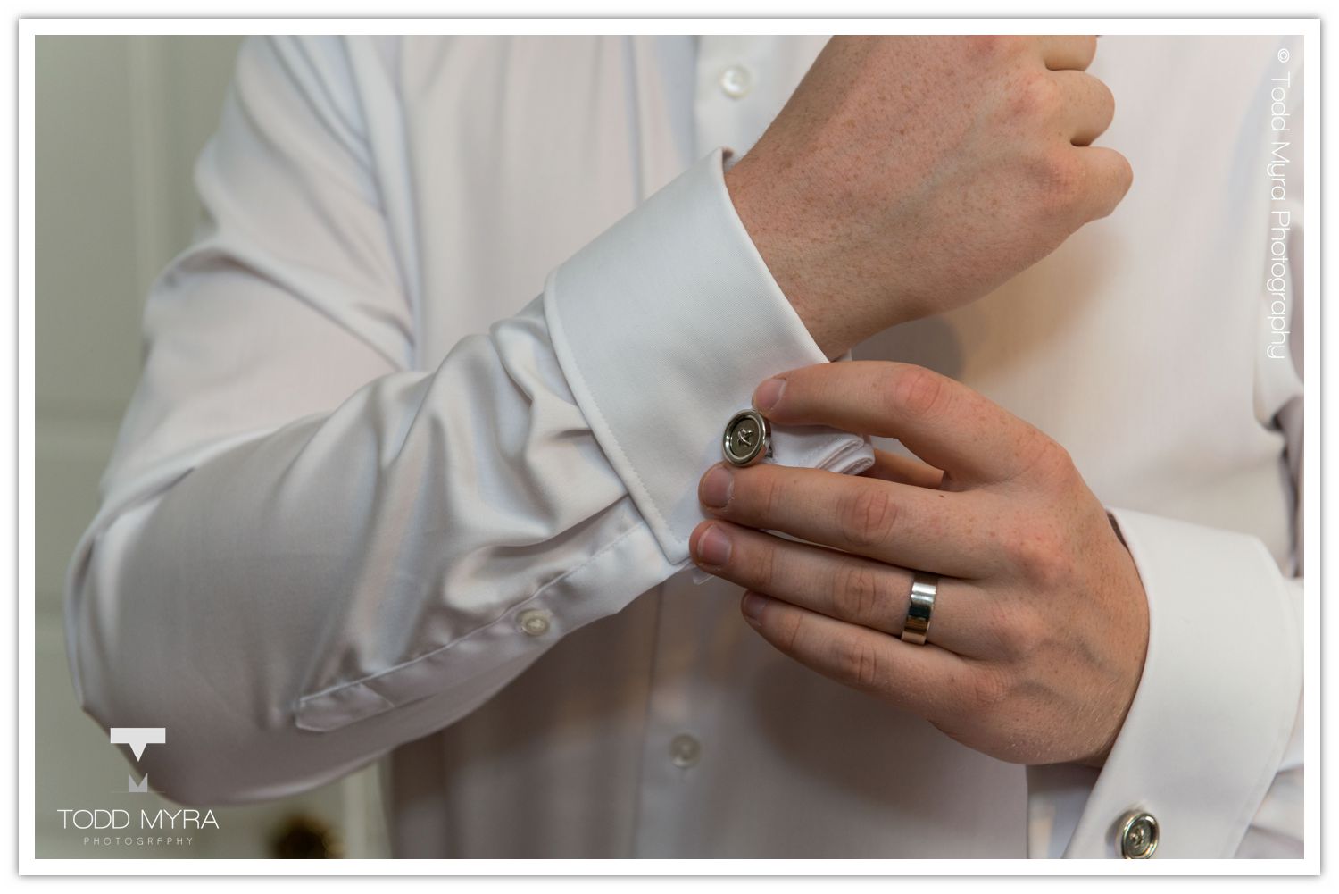 Swedish-Sweden-Stockholm-Wedding-bride-in-woods (1)