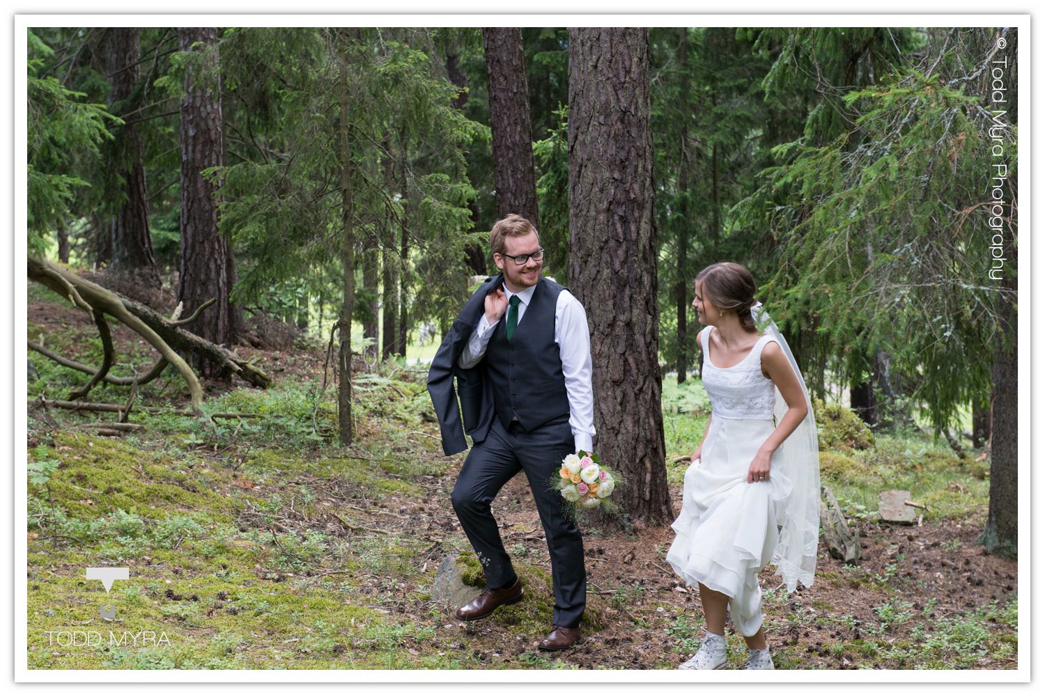 Swedish-Sweden-Stockholm-Wedding-bride-in-woods (11)