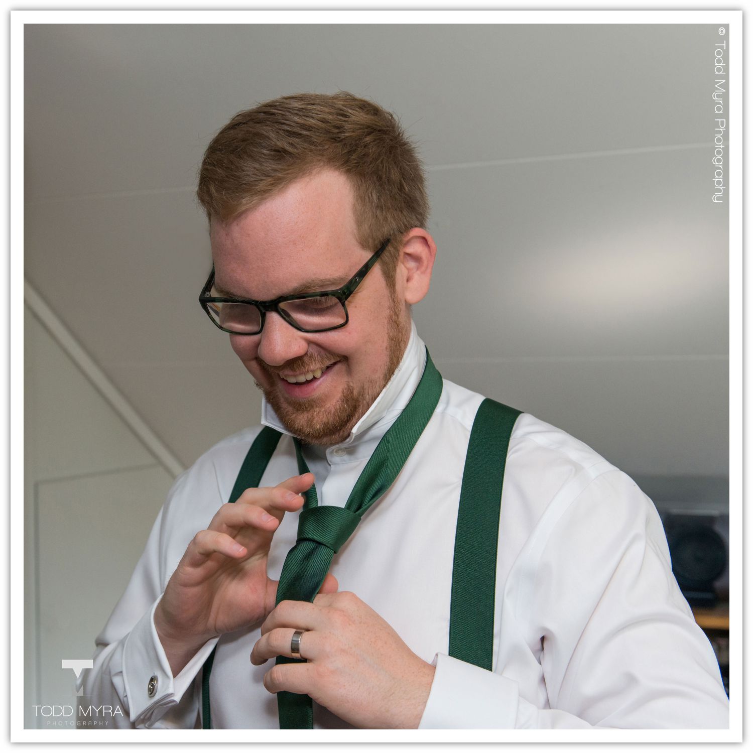 Swedish-Sweden-Stockholm-Wedding-bride-in-woods (2)