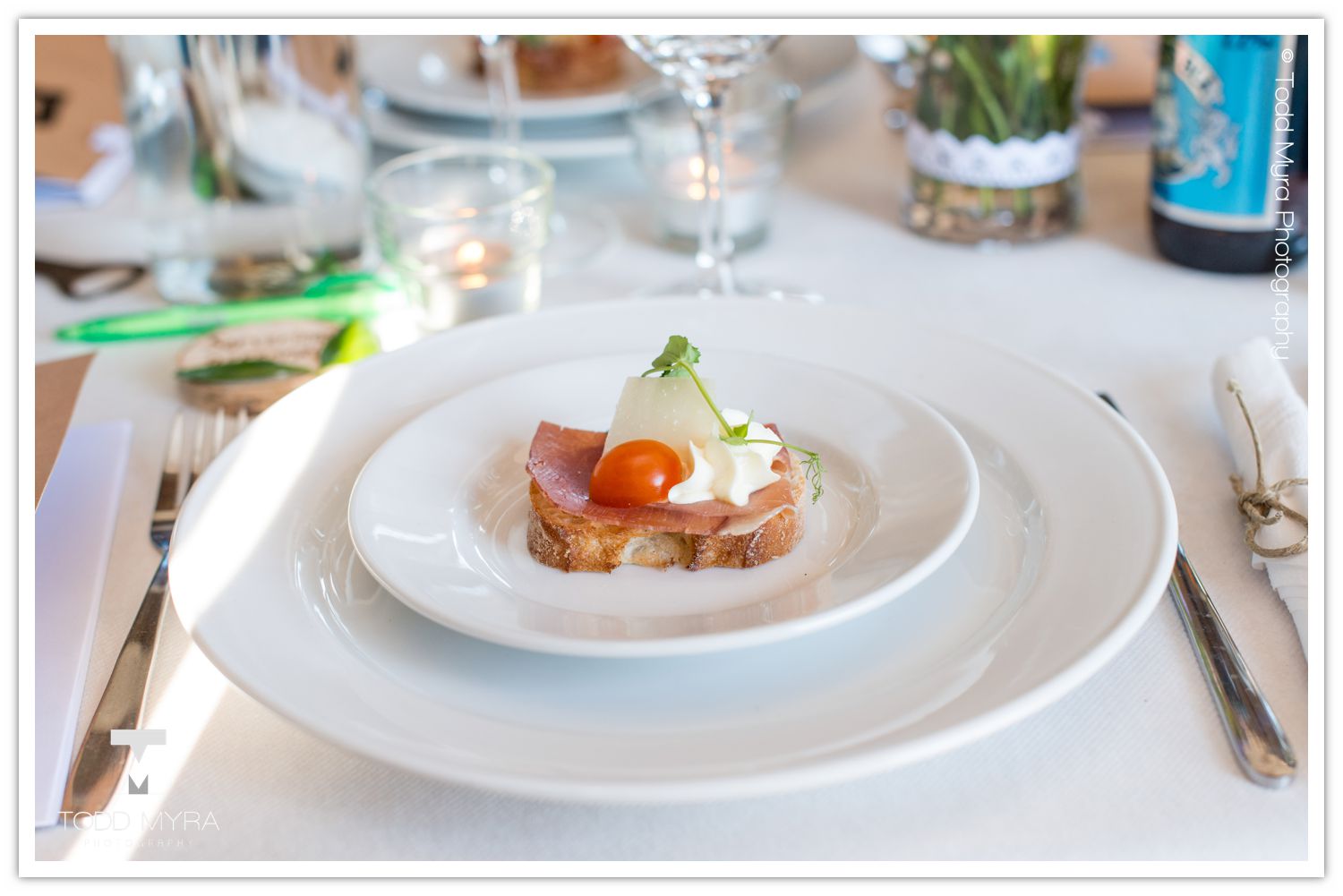 Swedish-Sweden-Stockholm-Wedding-bride-in-woods (21)