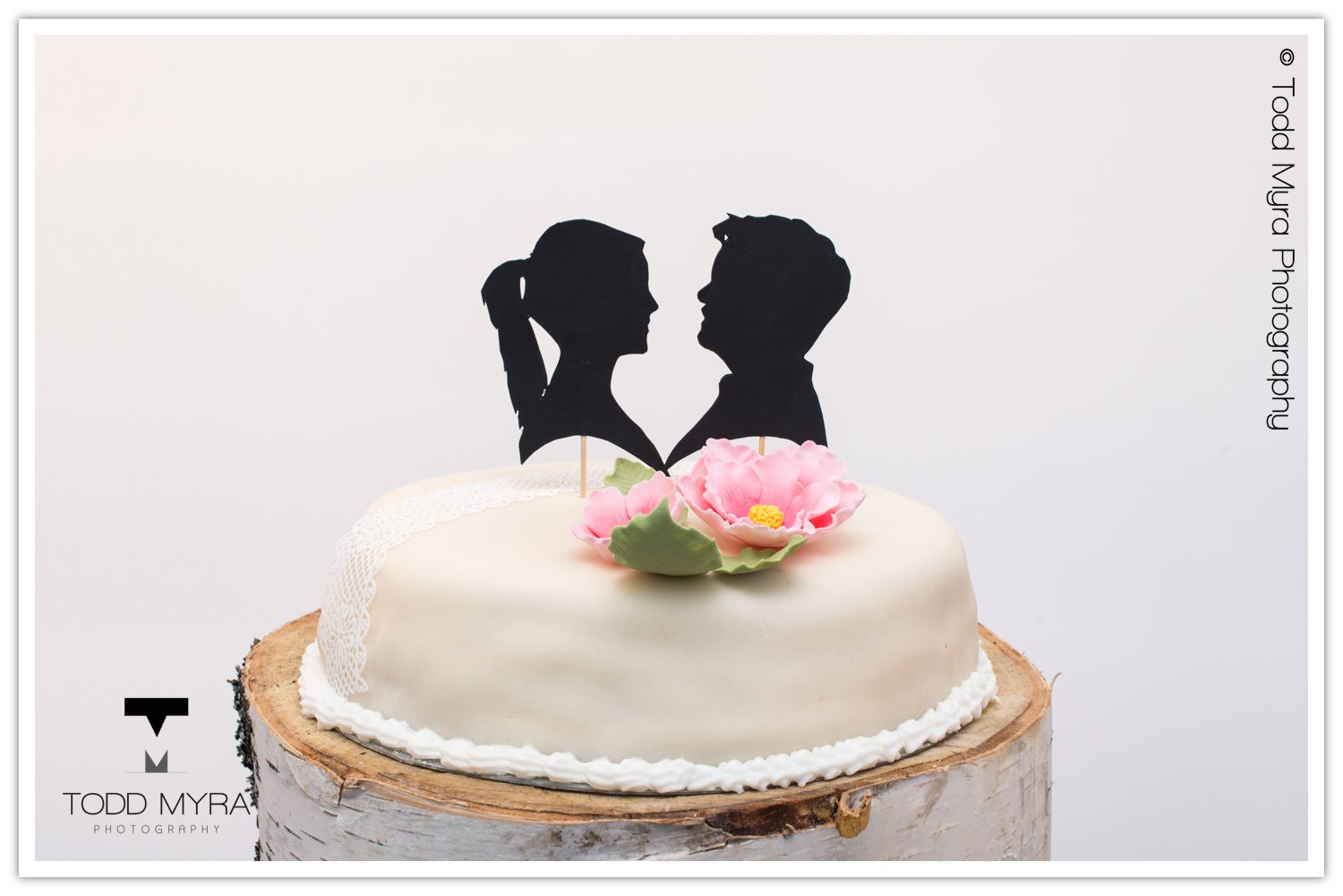 Swedish-Sweden-Stockholm-Wedding-bride-in-woods (25)