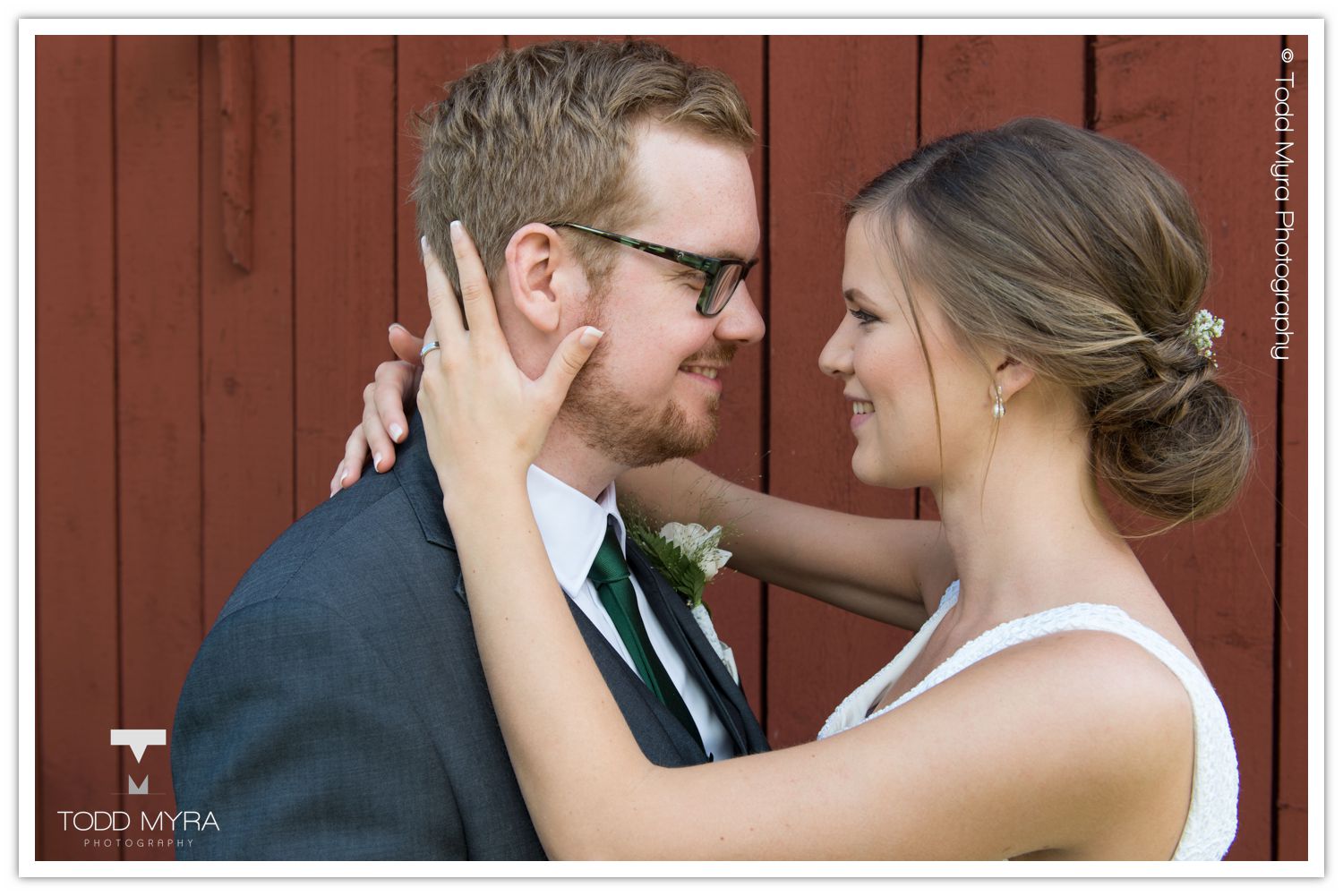 Swedish-Sweden-Stockholm-Wedding-bride-in-woods (9)