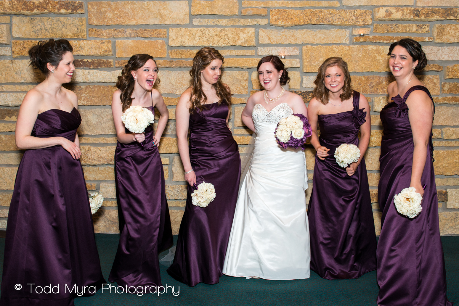 St-Cloud-Wedding-dress-bloomington-covenant-snow-kiss (11)