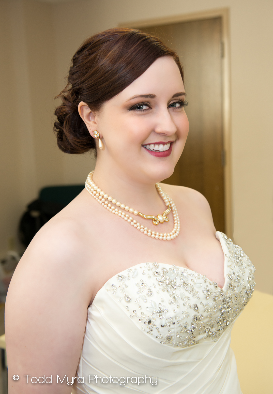 St-Cloud-Wedding-dress-bloomington-covenant-snow-kiss (5)