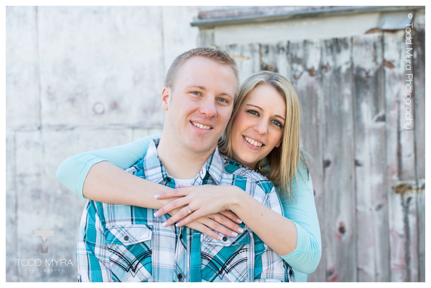 10_St. Cloud-Engagement-Pictures-Bend-In-The-River-spring