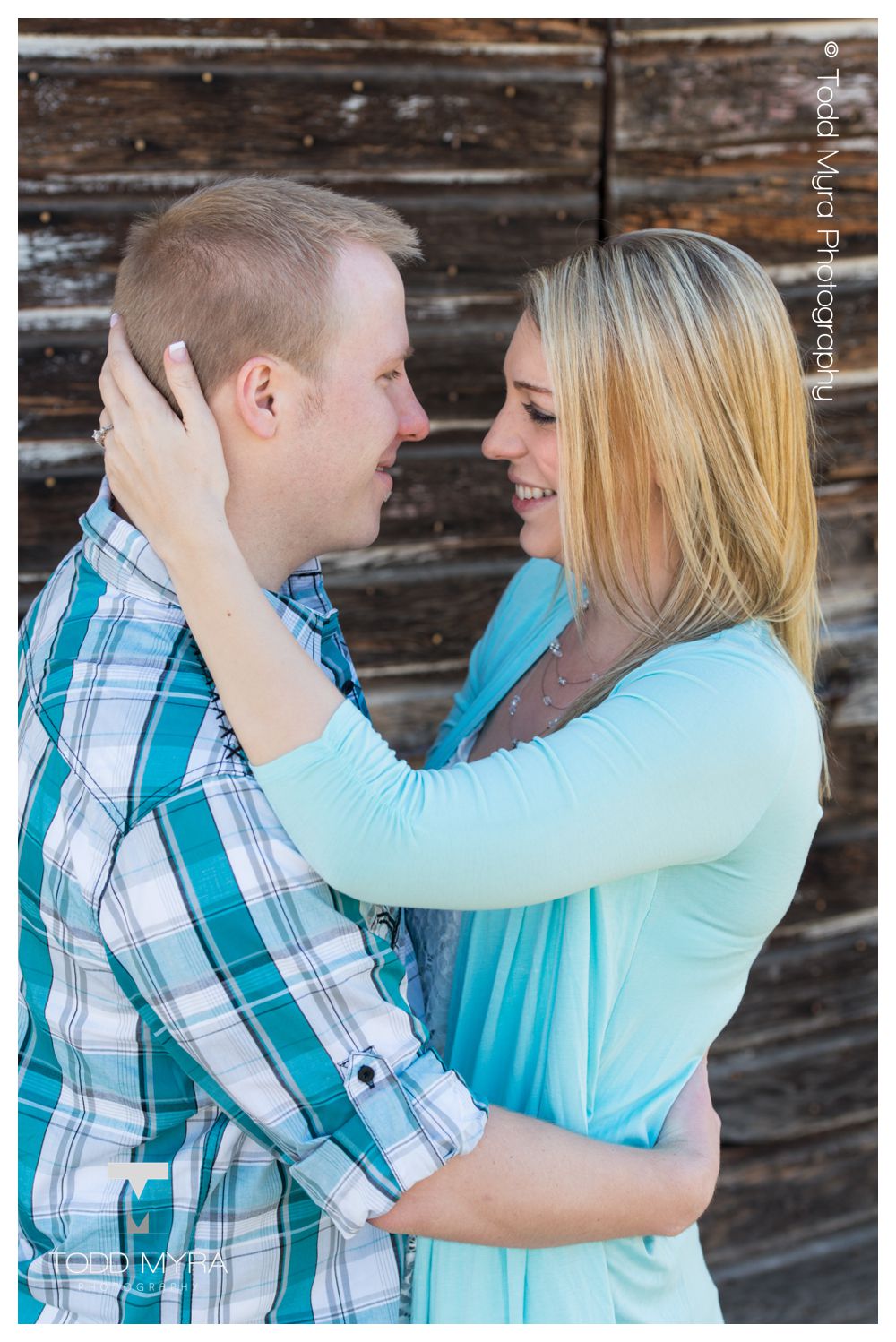 2_St. Cloud-Engagement-Pictures-Bend-In-The-River-spring