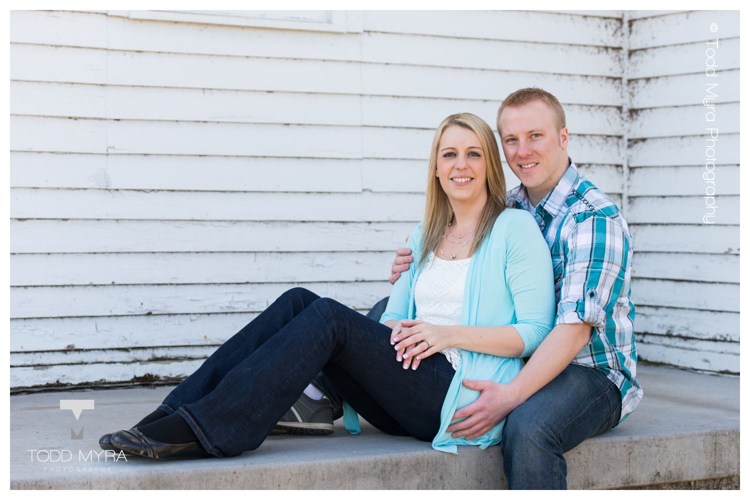 6_St. Cloud-Engagement-Pictures-Bend-In-The-River-spring