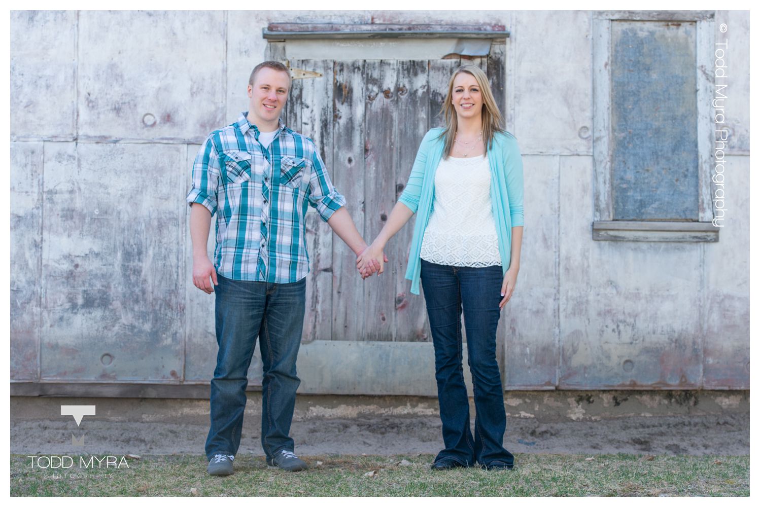 8_St. Cloud-Engagement-Pictures-Bend-In-The-River-spring