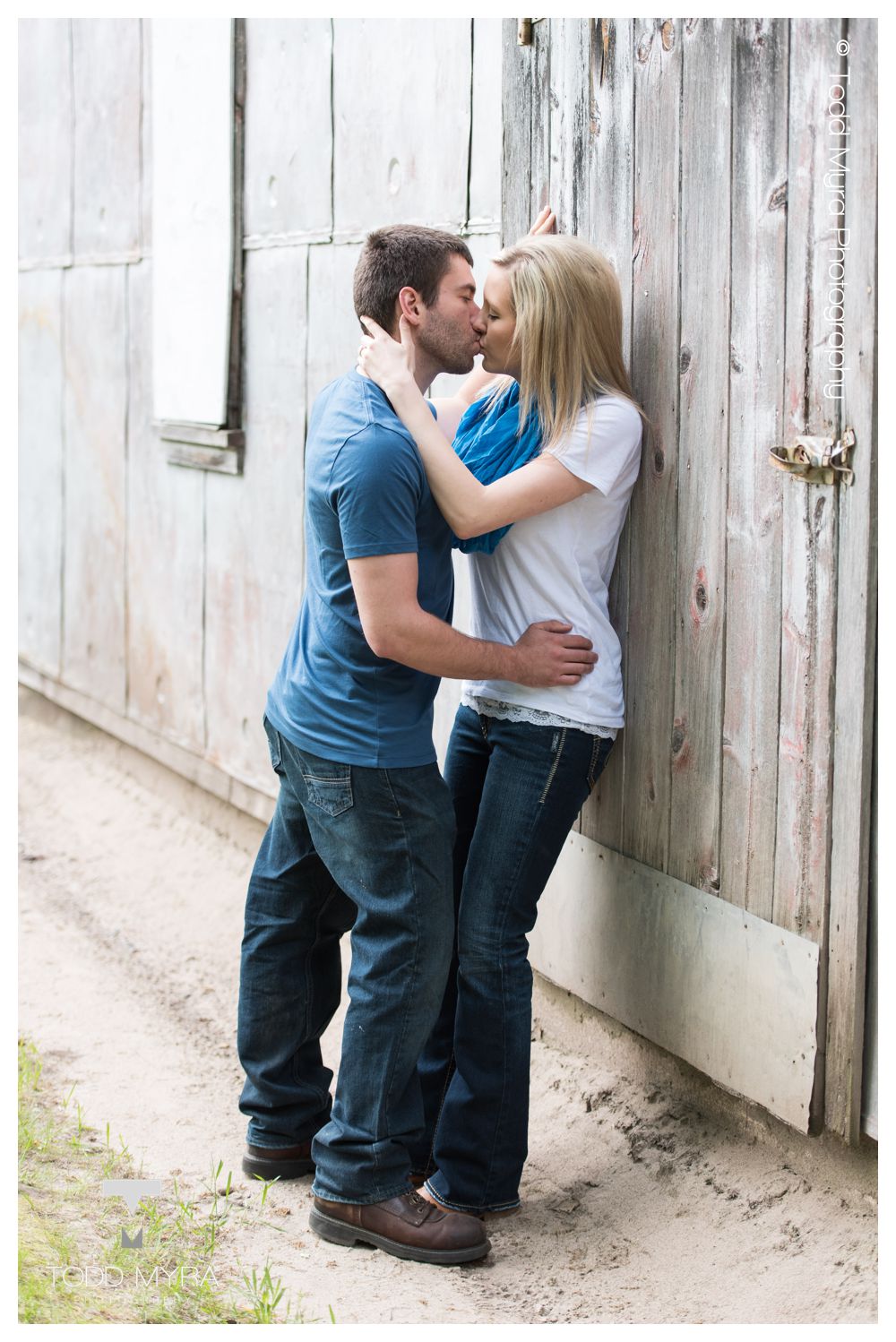 8_Bend-in-the-river-regional-park-engagement-pictures-st-cloud-minnesota
