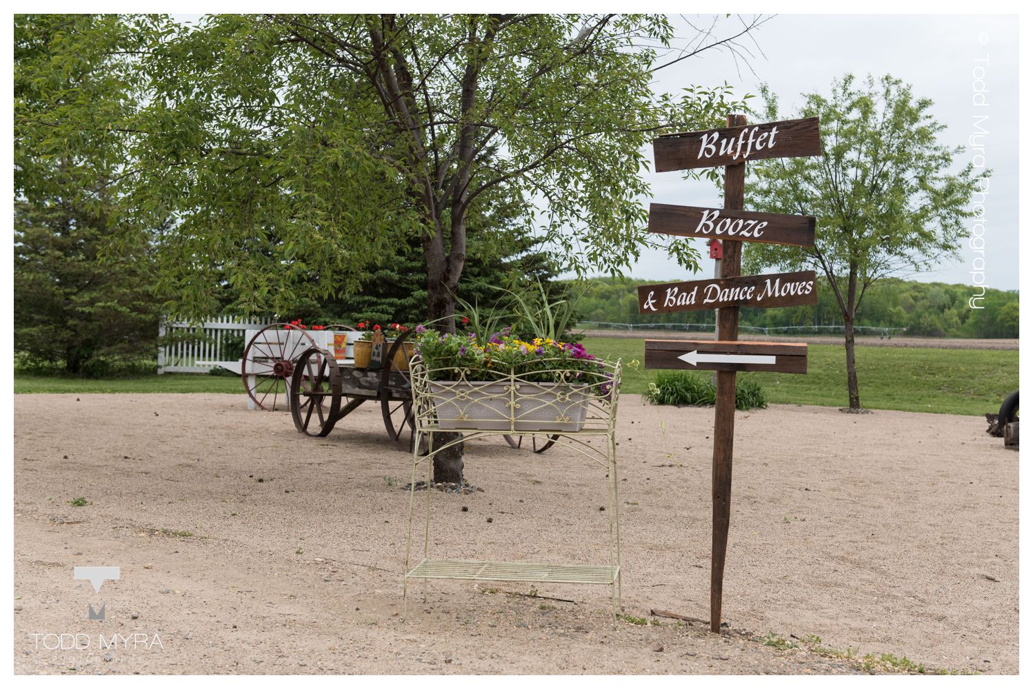 10_st.cloud-cold-spring-wedding-photography-Pillar-Inn-Cold-Spring-Boomerville-Barn