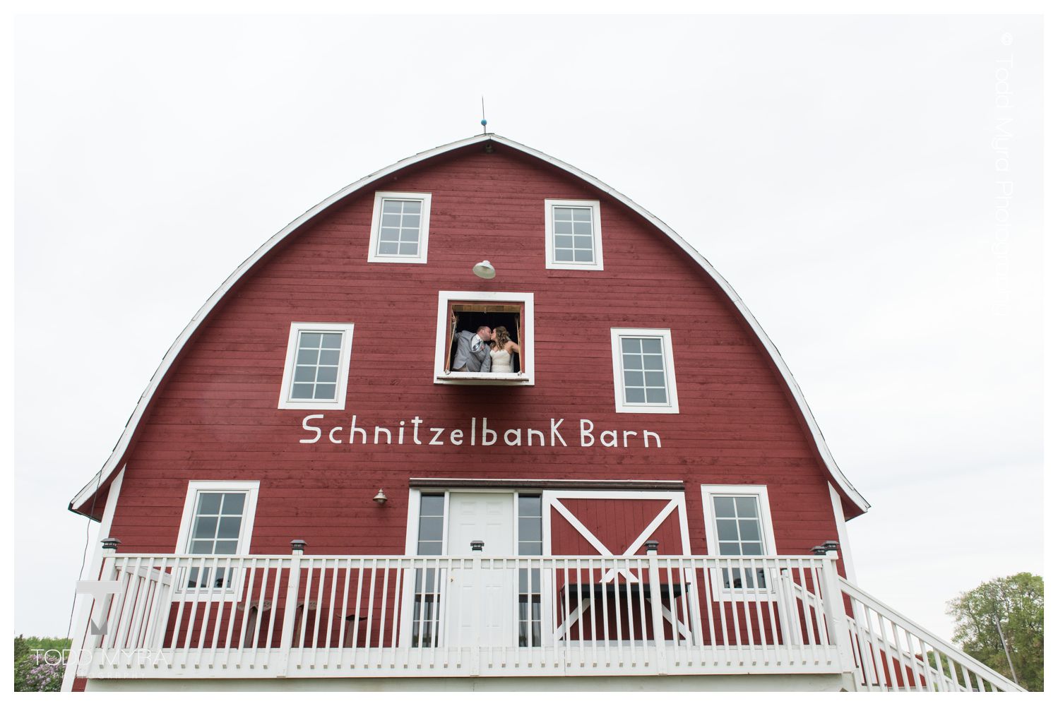 11_st.cloud-cold-spring-wedding-photography-Pillar-Inn-Cold-Spring-Boomerville-Barn