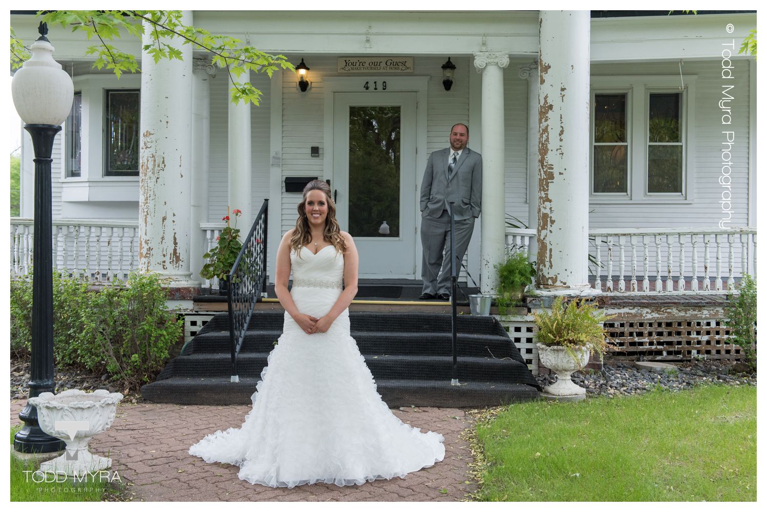 8_st.cloud-cold-spring-wedding-photography-Pillar-Inn-Cold-Spring-Boomerville-Barn