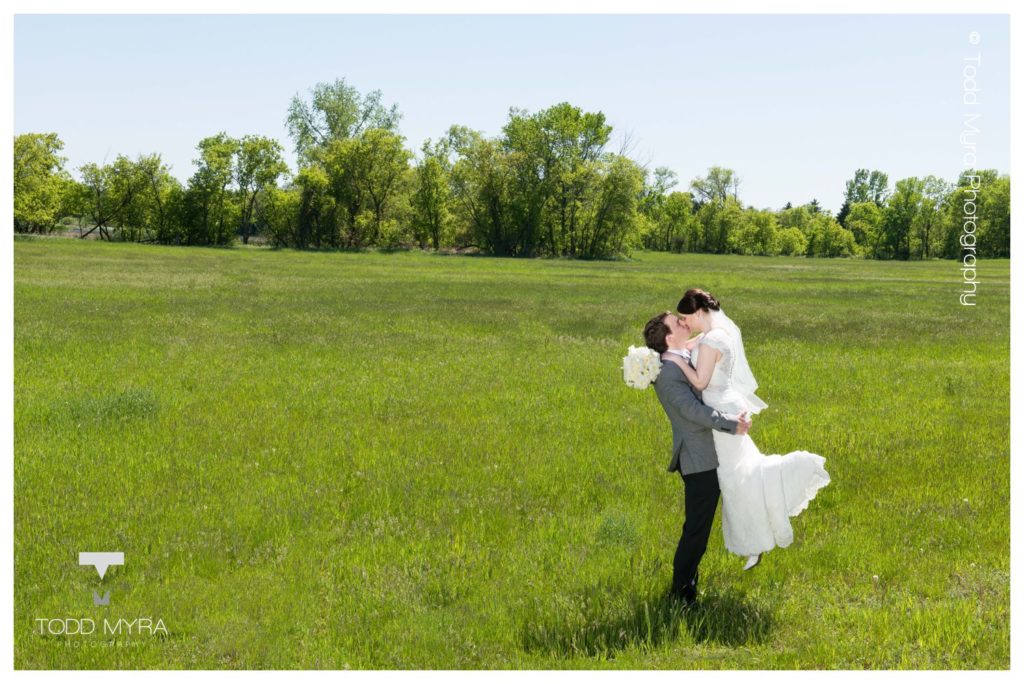 15_st cloud wedding photography st johns courtyard church of the holy spirit