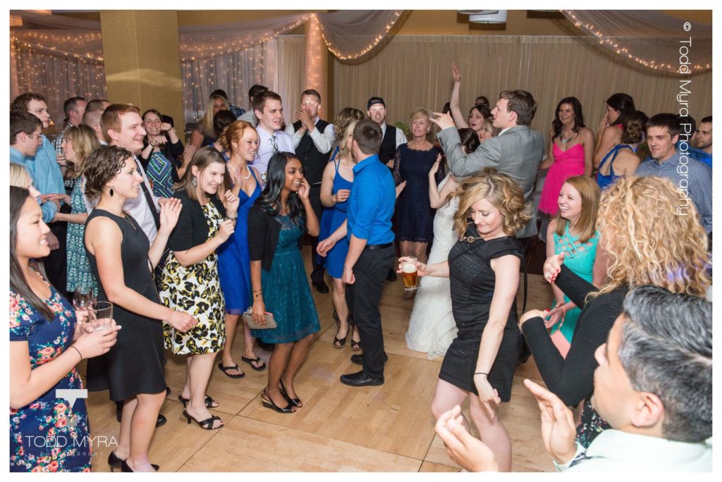 29_st cloud wedding photography st johns courtyard church of the holy spirit