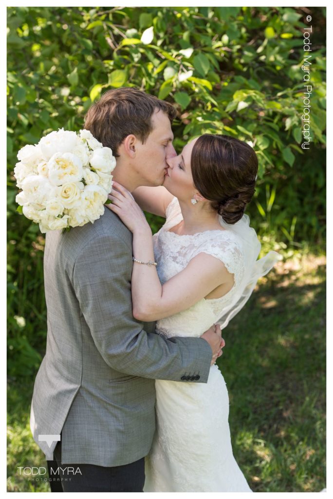 5_st cloud wedding photography st johns courtyard church of the holy spirit