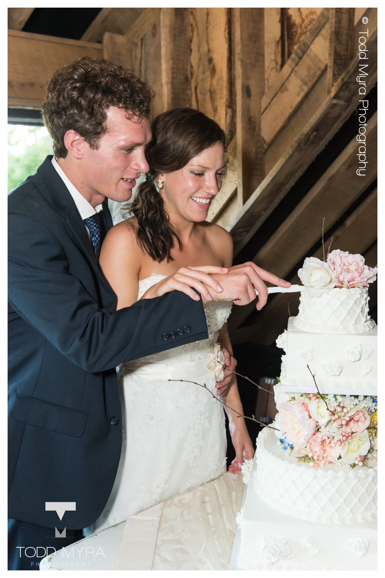 25 -Stonewall-Farms-Wilmar-MN-Wedding-Photography-dog-treat-2.jpg