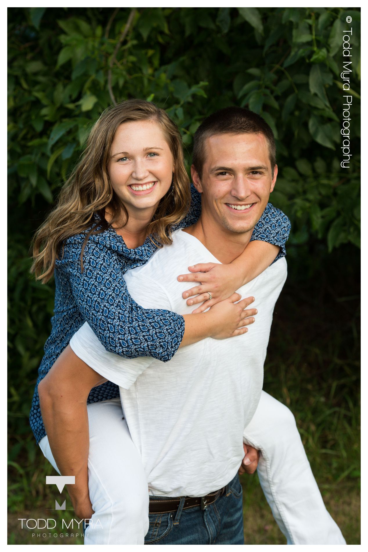 12 -Bend-in-the-river-engagement-summer-photography-blackeyedsusan