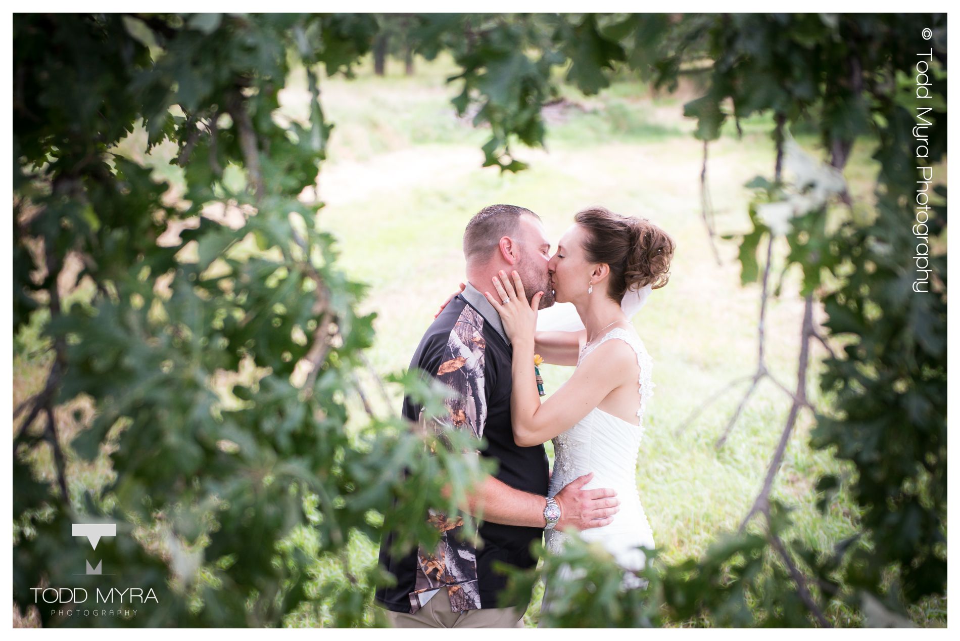 11 -Mora-wedding-barn-bowe-shotgun-wedding-hunt-st cloud-wedding-photography