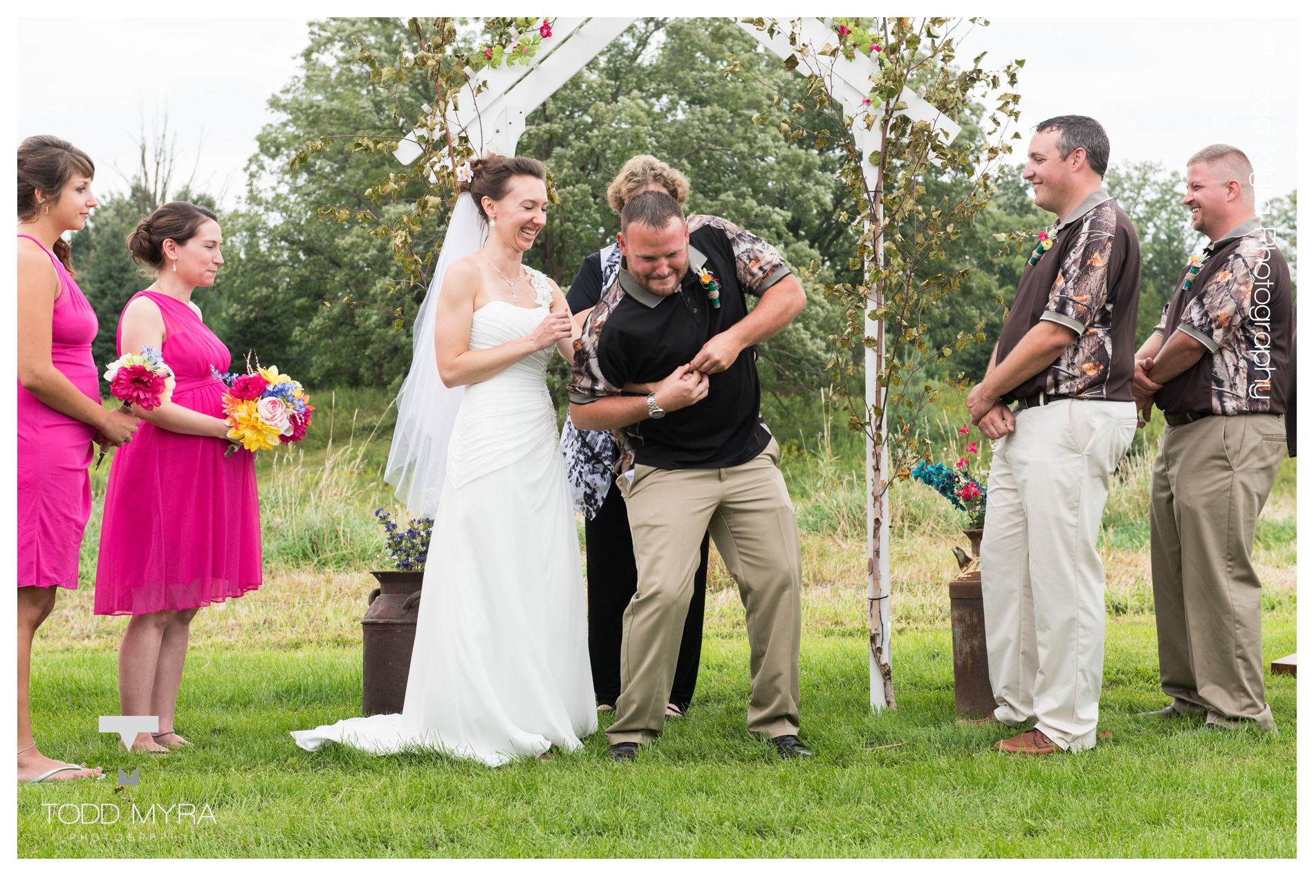 12 -Mora-wedding-barn-bowe-shotgun-wedding-hunt-st cloud-wedding-photography