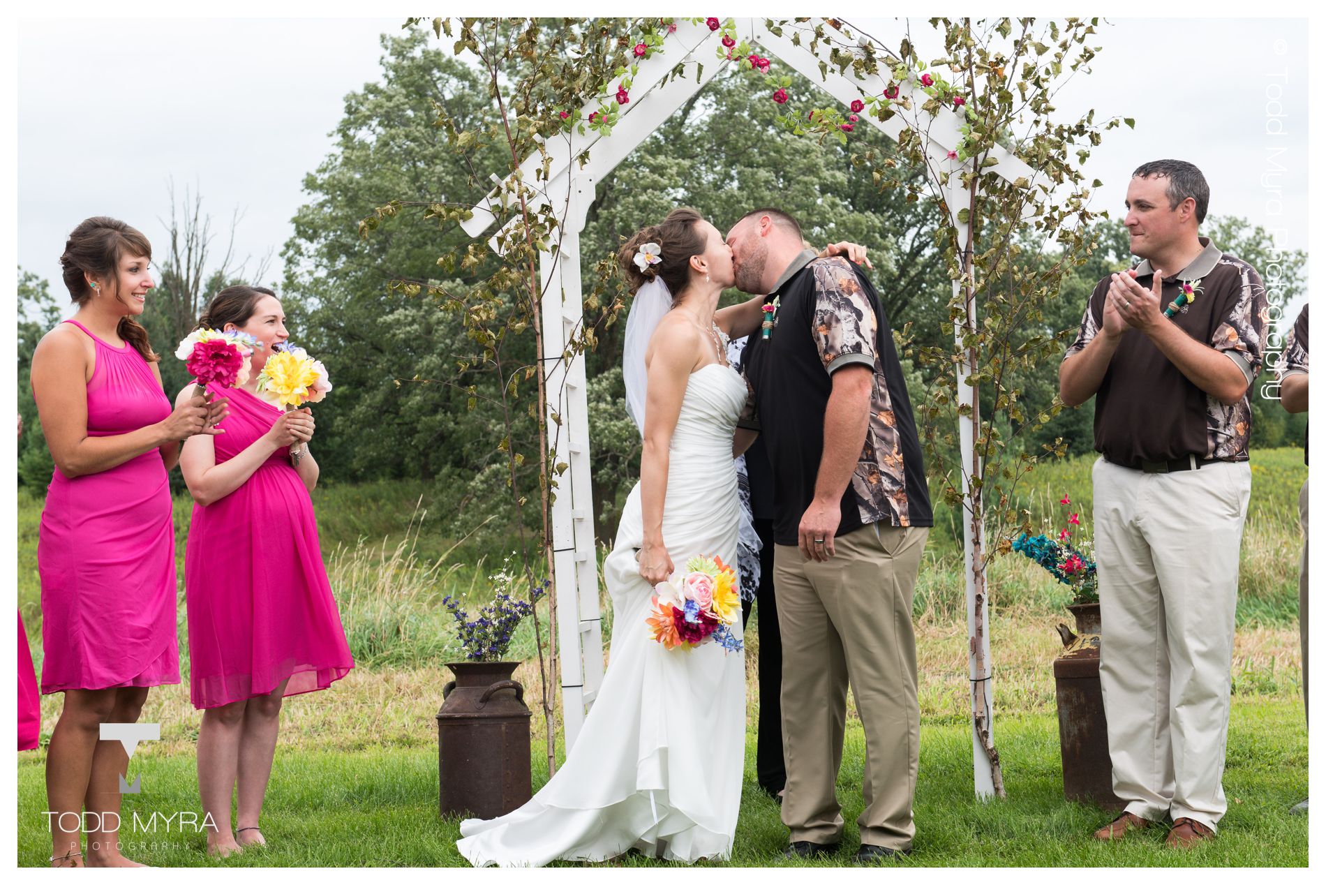 15 -Mora-wedding-barn-bowe-shotgun-wedding-hunt-st cloud-wedding-photography