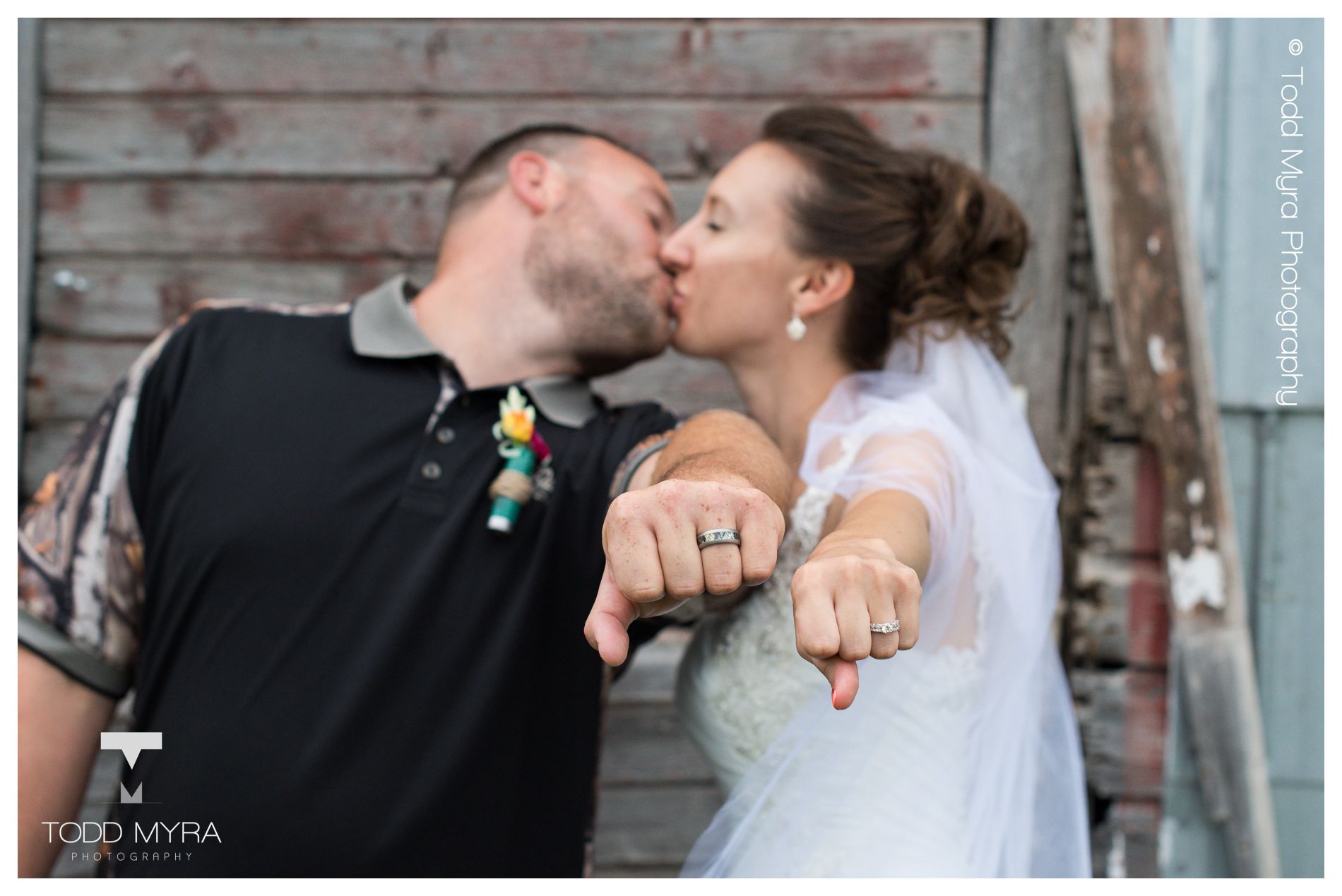 16 -Mora-wedding-barn-bowe-shotgun-wedding-hunt-st cloud-wedding-photography