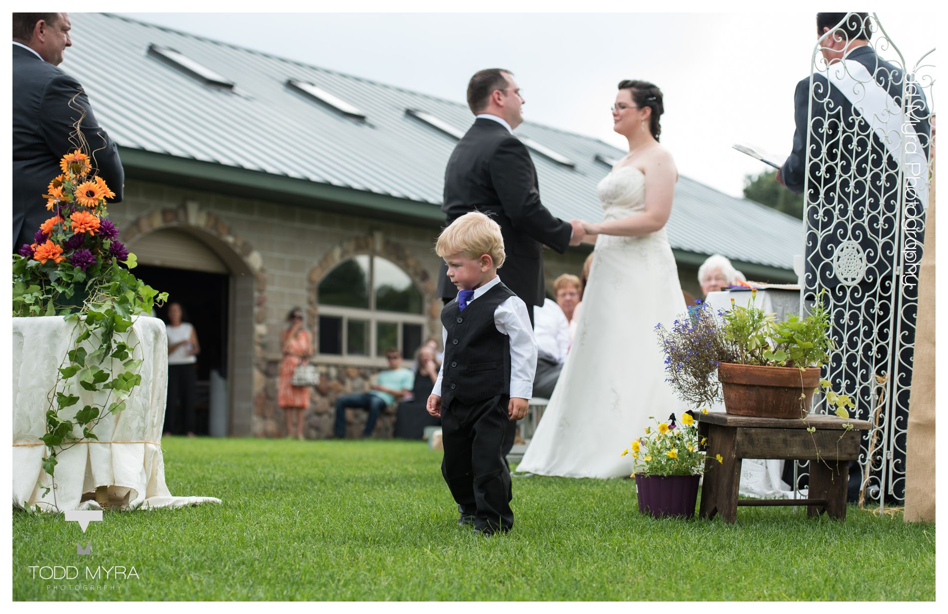 14 -st-cloud-wedding-photography-Hidden-Lake-Park-St-Augusta