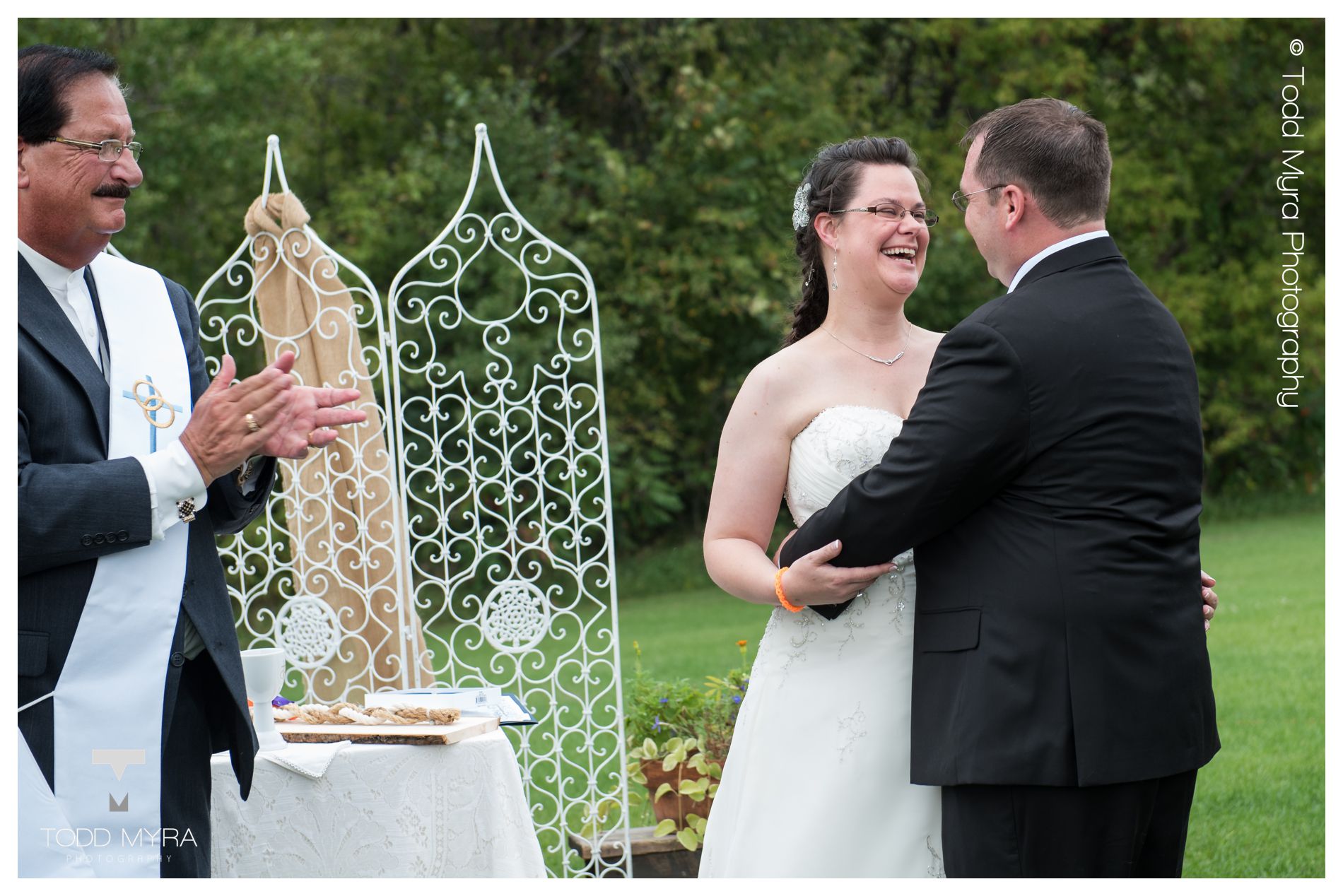 21 -st-cloud-wedding-photography-Hidden-Lake-Park-St-Augusta
