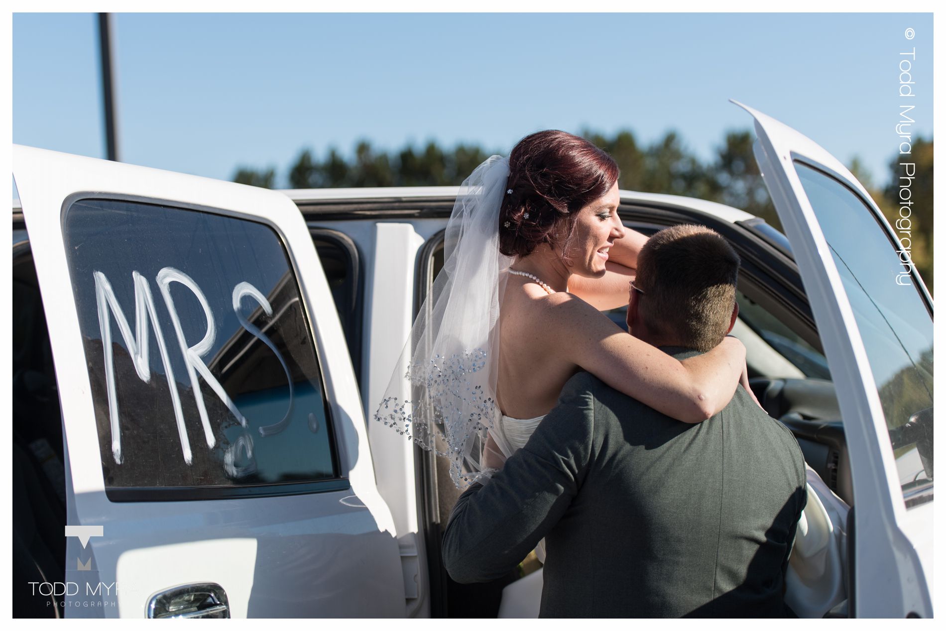 17 -Mora-wedding-Living-Hope-Church-Olson-Farm-Todd-Myra-Photography