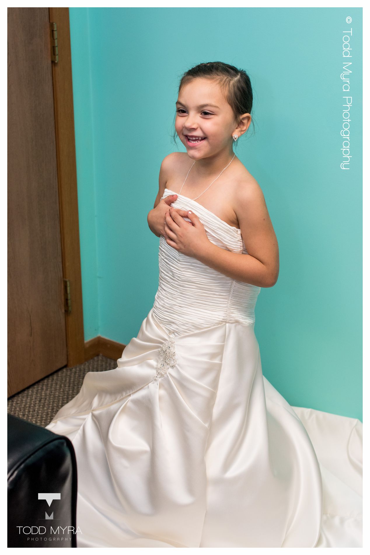 4 -Mora-wedding-Living-Hope-Church-Olson-Farm-Todd-Myra-Photography