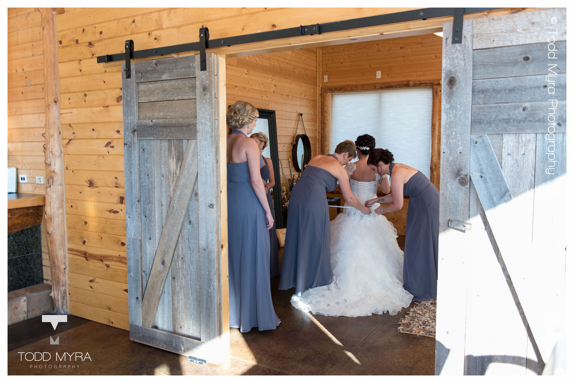 10 -Abby-Michael-st-cloud-sartell-MN-wedding-photography-grands-snow