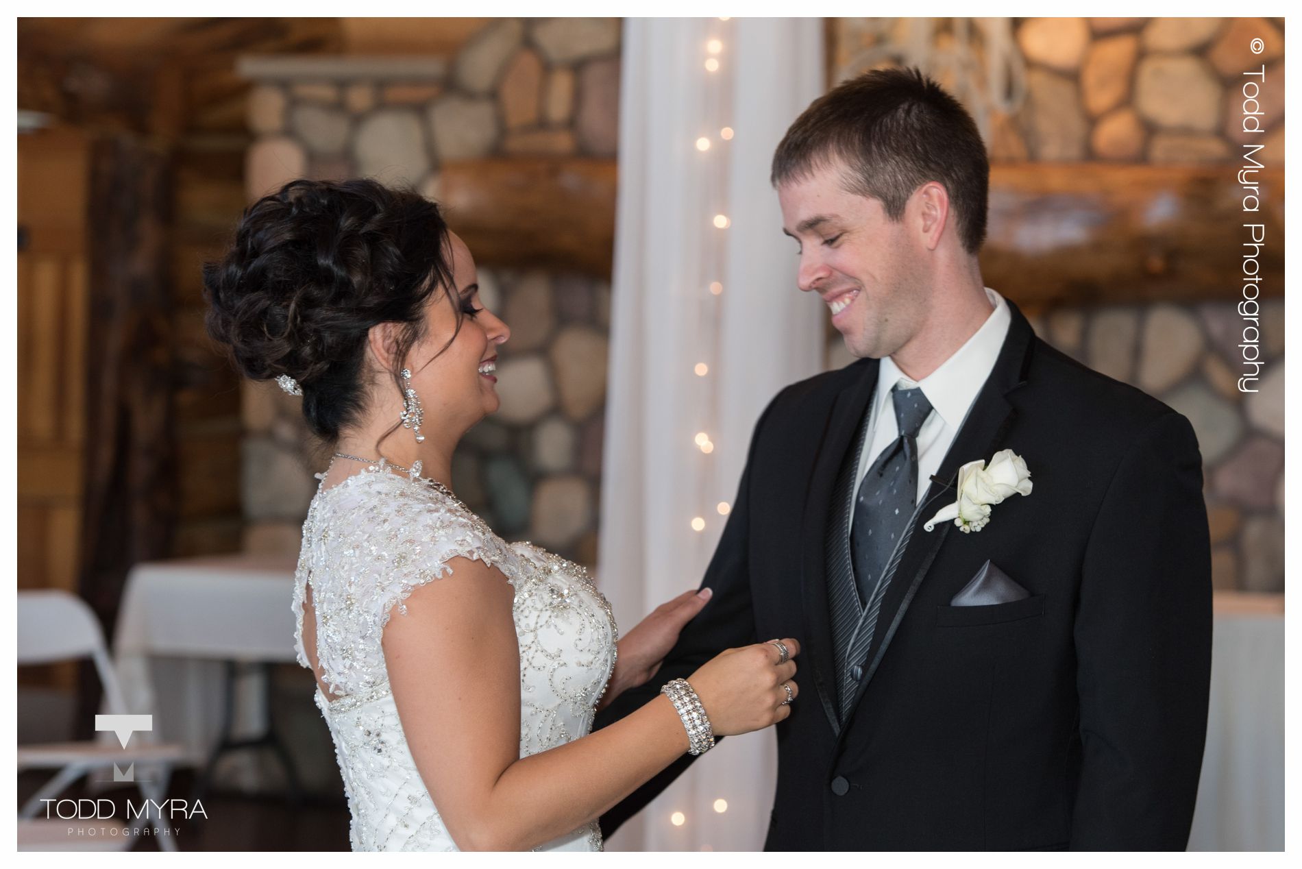 14 -Abby-Michael-st-cloud-sartell-MN-wedding-photography-grands-snow-2