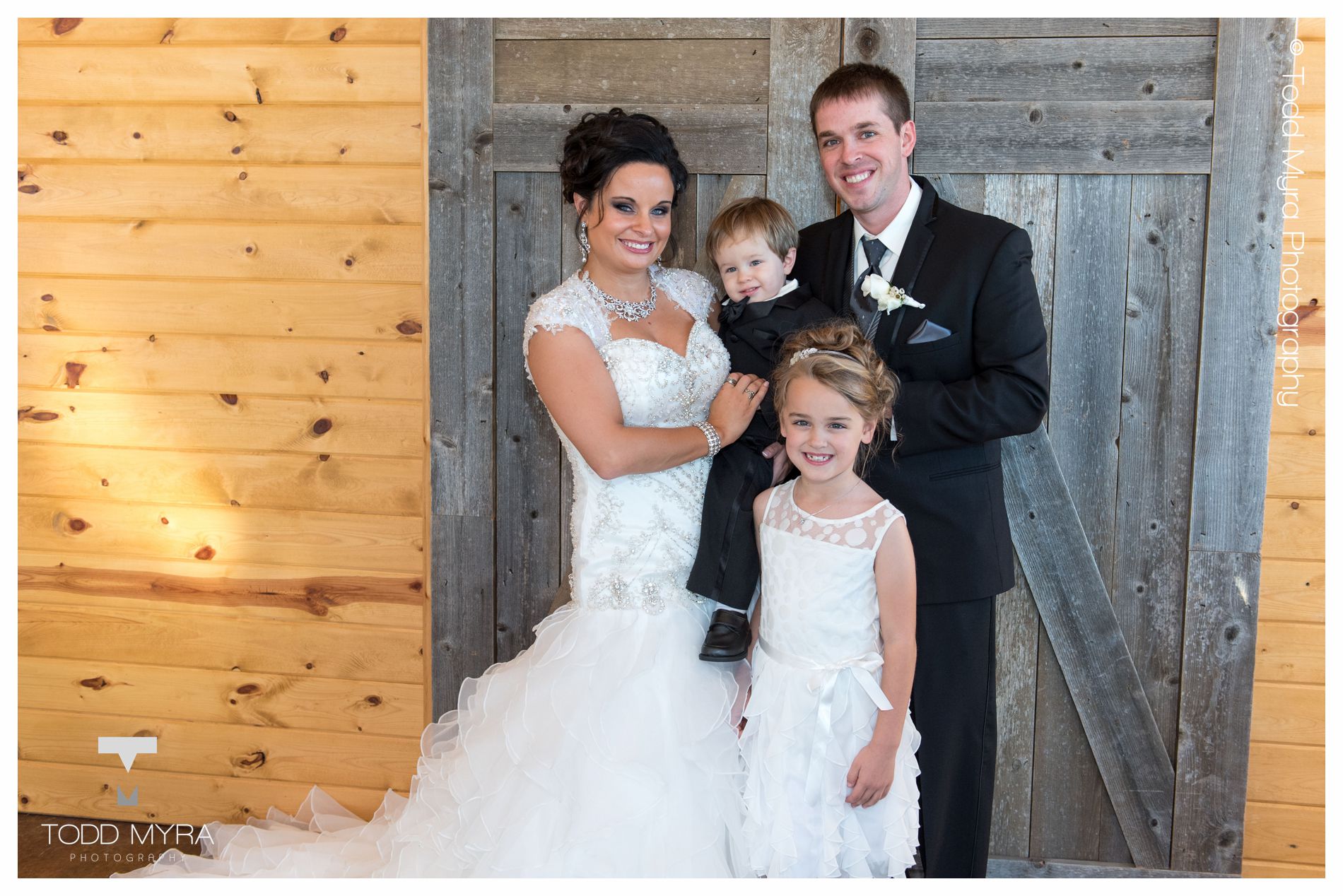 18 -Abby-Michael-st-cloud-sartell-MN-wedding-photography-grands-snow-2