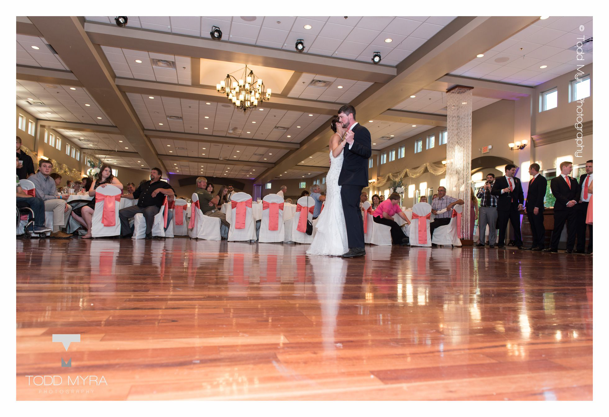 31-megan-james-st-cloud-wedding-photography-crow-river-winery