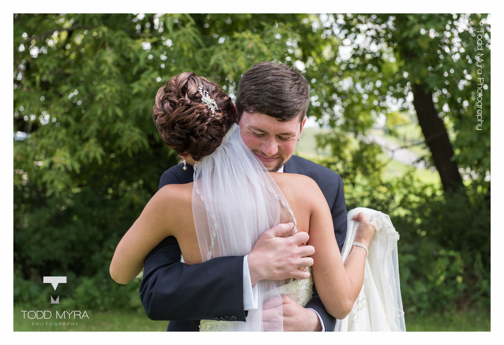 9-megan-james-st-cloud-wedding-photography-crow-river-winery