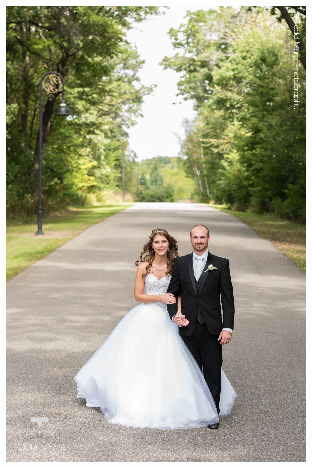 14-beau-kadylyn-st-cloud-wedding-waters-blackberry