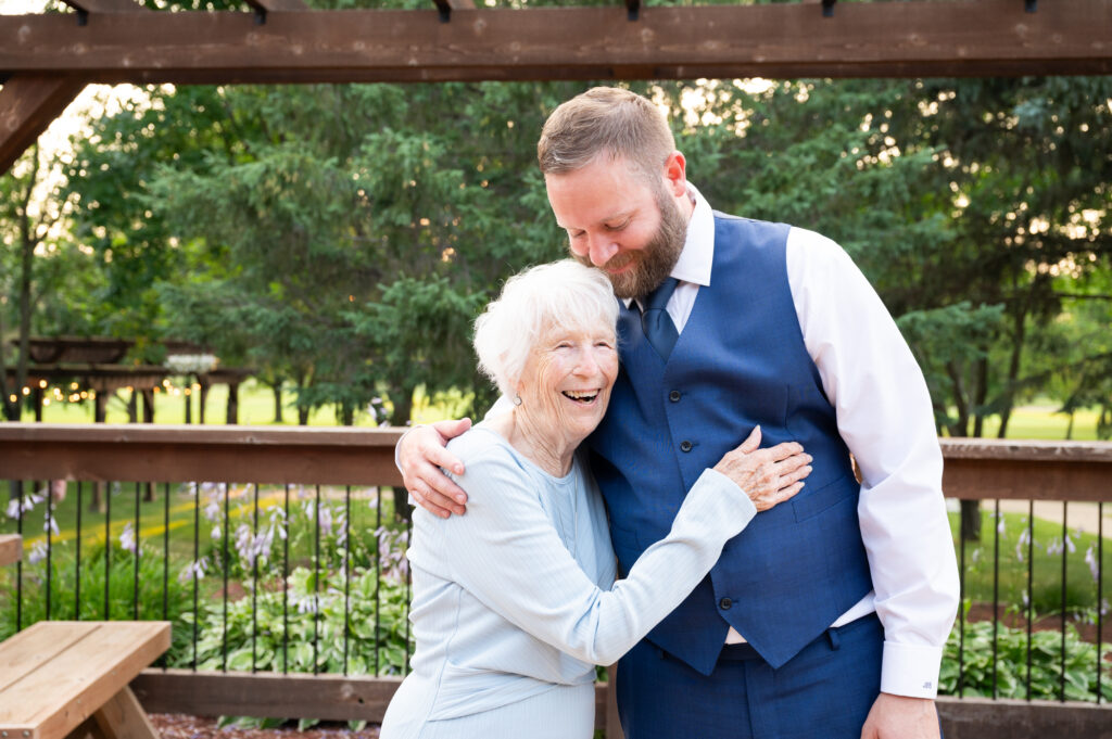 Grands At Mulligans Sunset Mirror Son Daughter Wedding 22